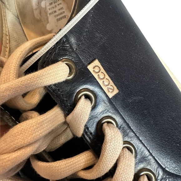 Ecco Soft 7 Leather Lace-up Sneaker in Marine - Size 7 - Picture 6 of 9